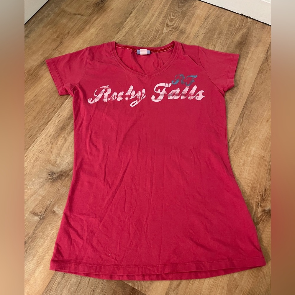 Ruby Falls Tshirt. Size small.